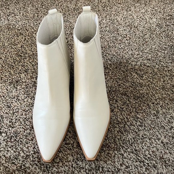 Marc Fisher booties size 8 off white brand new - Picture 1 of 5